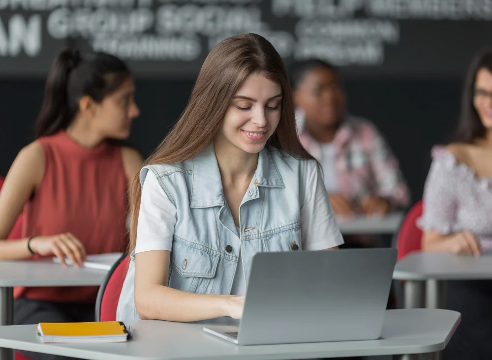 Notebook para Estudar: Como Escolher o Melhor? 3 estudante notebook